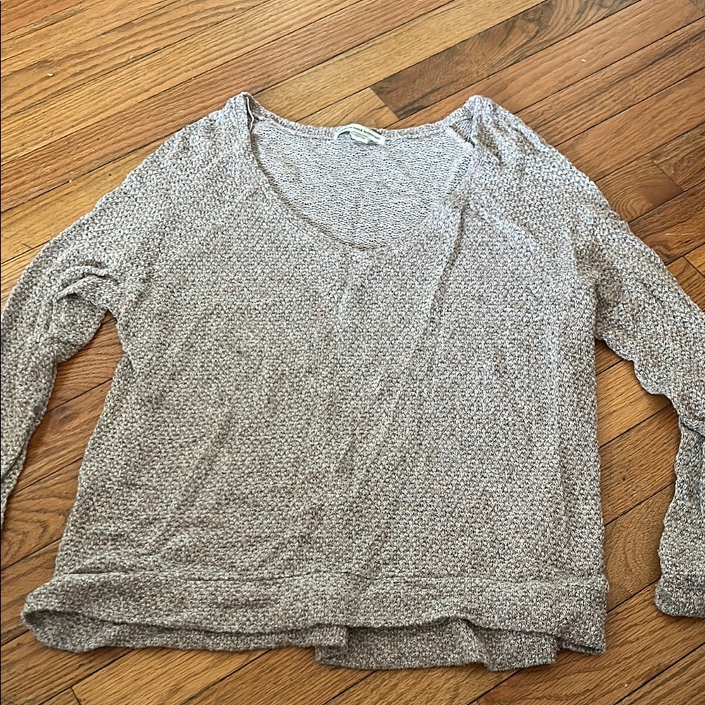 American Eagle Outfitters Cream and Gray V-Neck Sweater